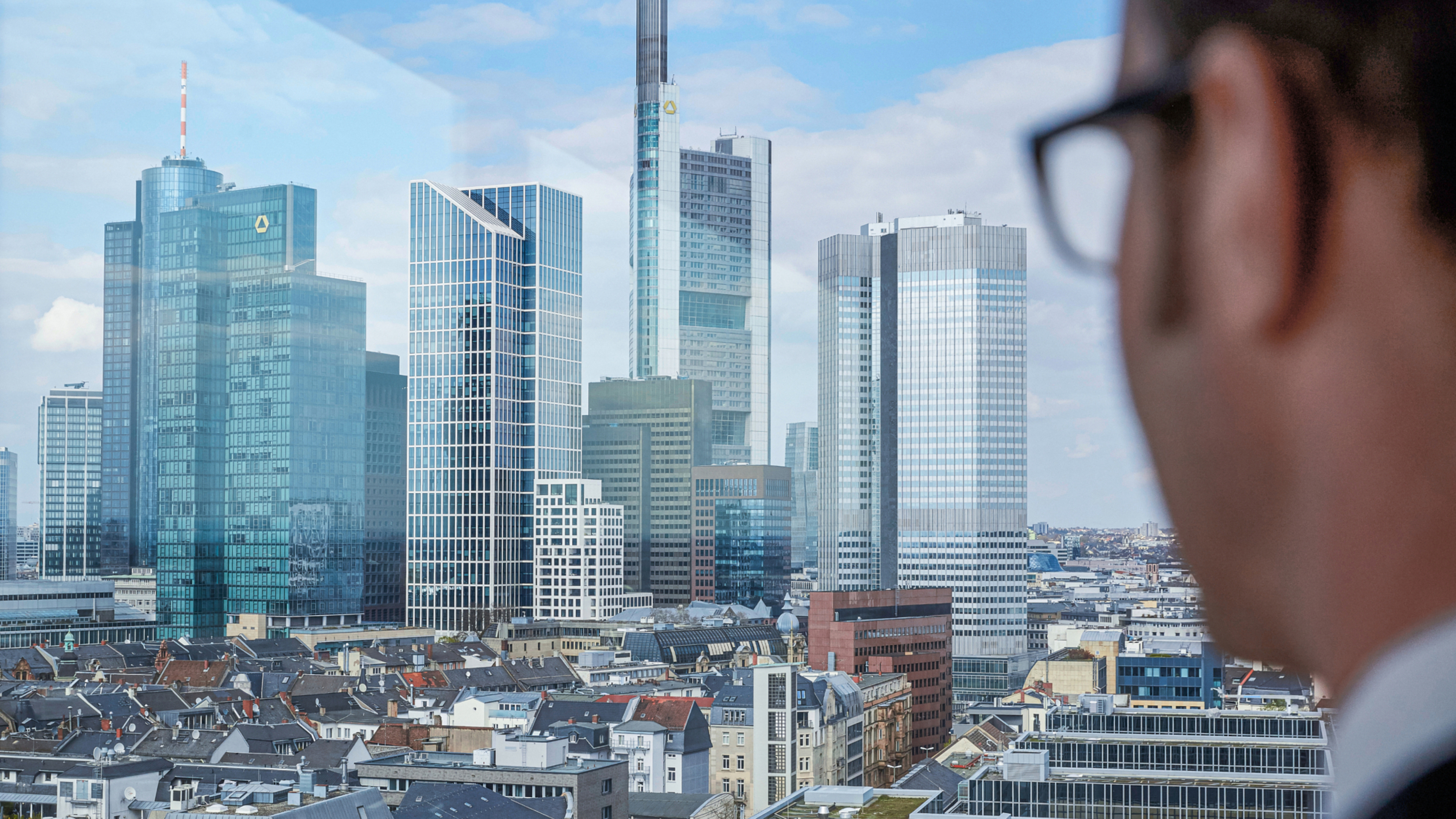 01 kms team foris keyvisuals01 16 9